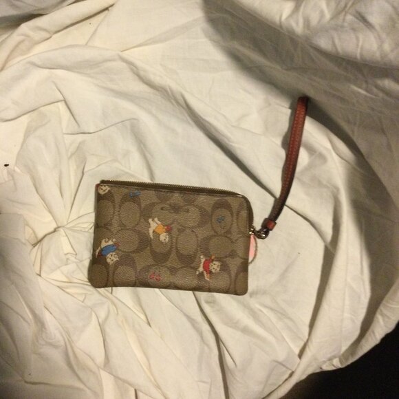 Coach Corner Zip Wristlet In Signature W/Cat Mittens Print Very Nice - Picture 1 of 5